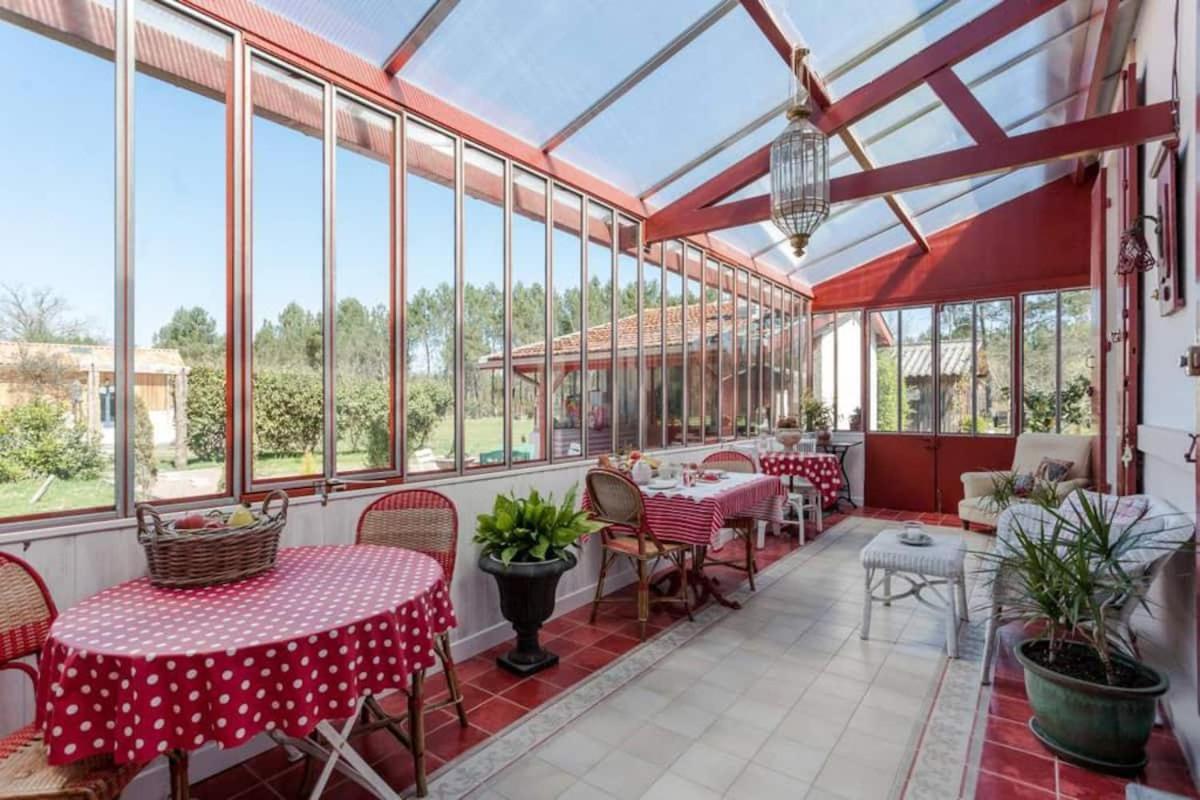 Domaine De La Grange Bed & Breakfast Carcans Exterior photo